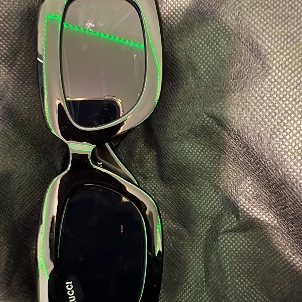 Gucci Black Glasses with Sleek Design